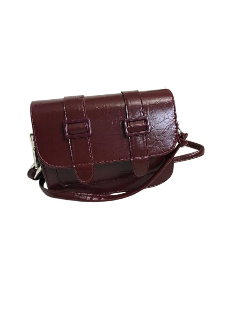 Small Crossbody Bag for Women and Girls, Shiny Faux Leather Design, Lightweight and Stylish, Ideal for Daily Use, Size 14 cm Length x 18 cm Width - Image 4